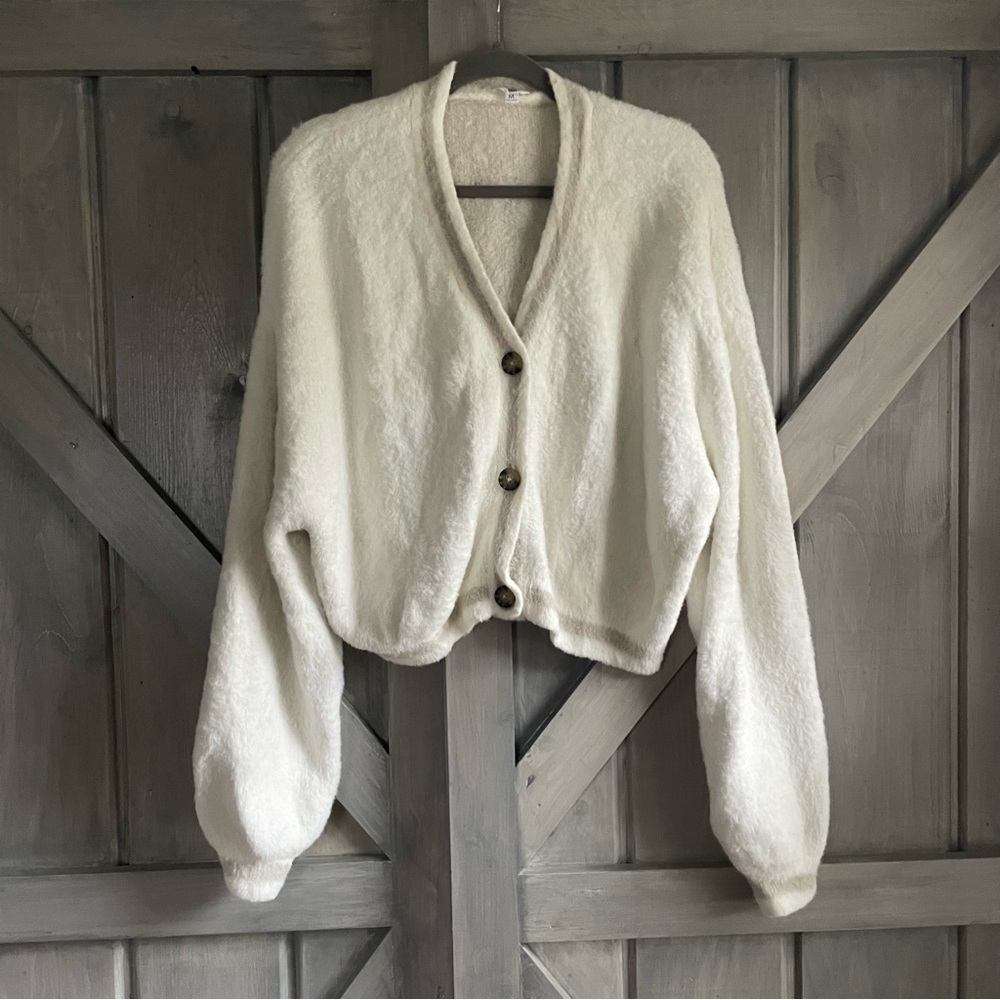 Ascot and Hart CANNES‎ Fuzzy Soft Ivory Cardigan Size M - Picture 2 of 6